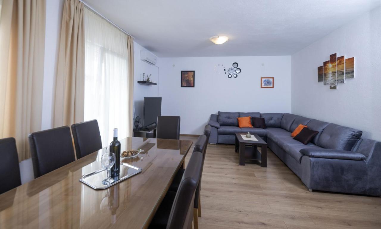 Apartment Jelcic Podstrana Eksteriør billede