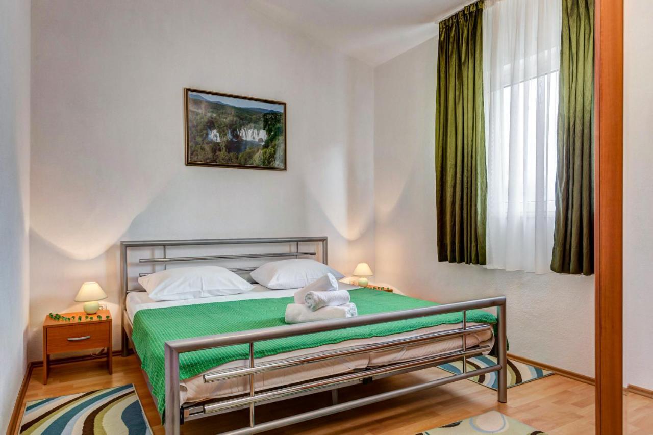 Apartment Jelcic Podstrana Eksteriør billede