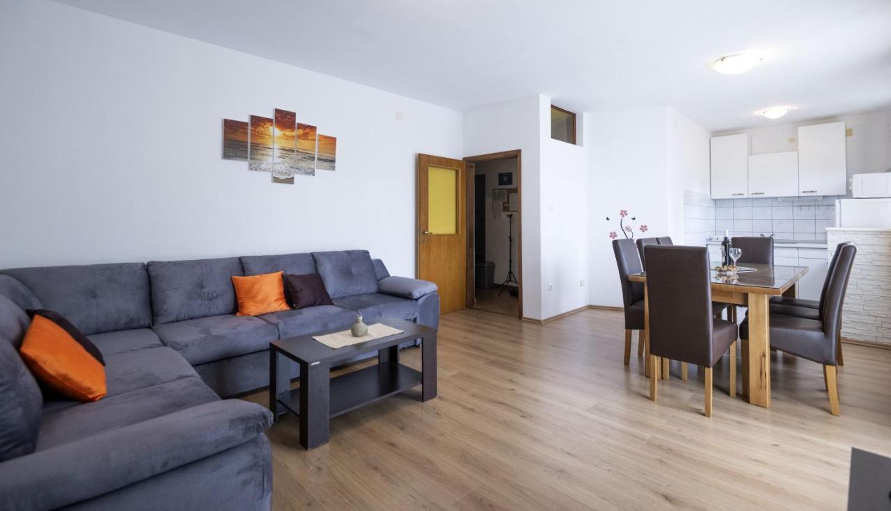 Apartment Jelcic Podstrana Eksteriør billede
